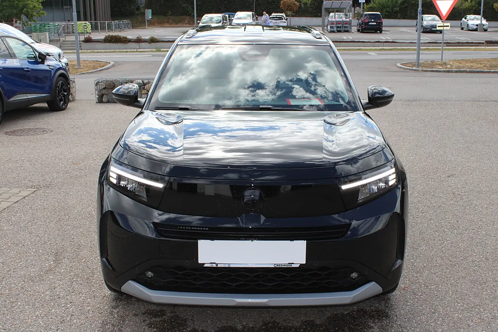 Opel Frontera 1.2 DI MHEV GS Aut. Schwarz - 2