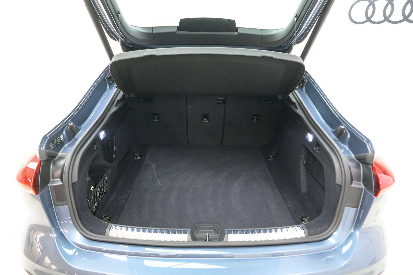 2025 Audi A5 Progressiv | Black Package | Comfort Interior Pack thumb 10