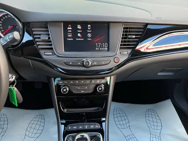 Opel Astra view 8