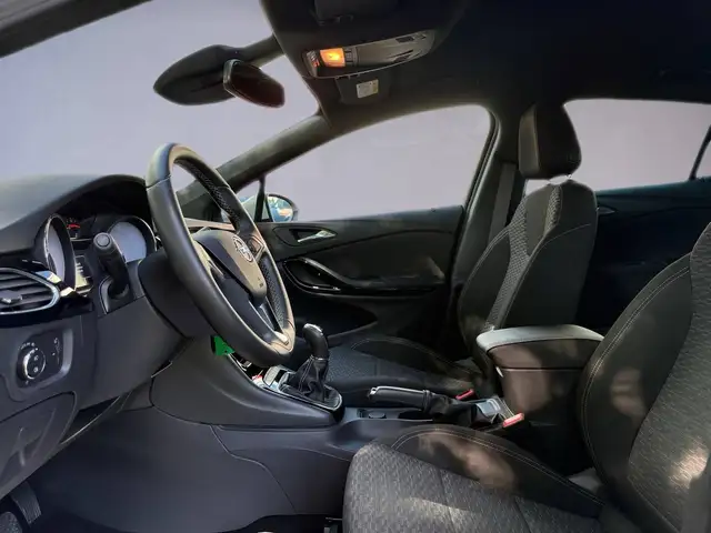 Opel Astra view 7