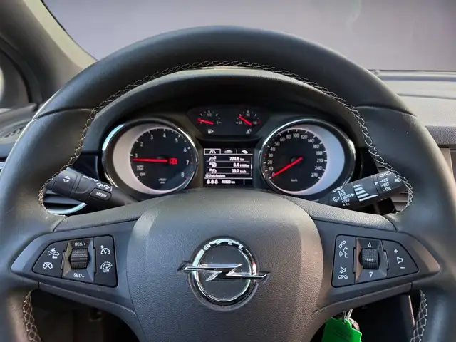Opel Astra view 10