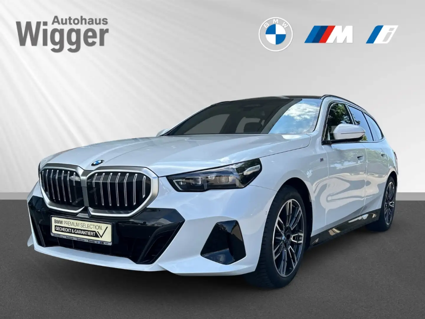 BMW 520 d M Sport touring/HUD/StandHZG/AHK/Panodach Weiß - 1