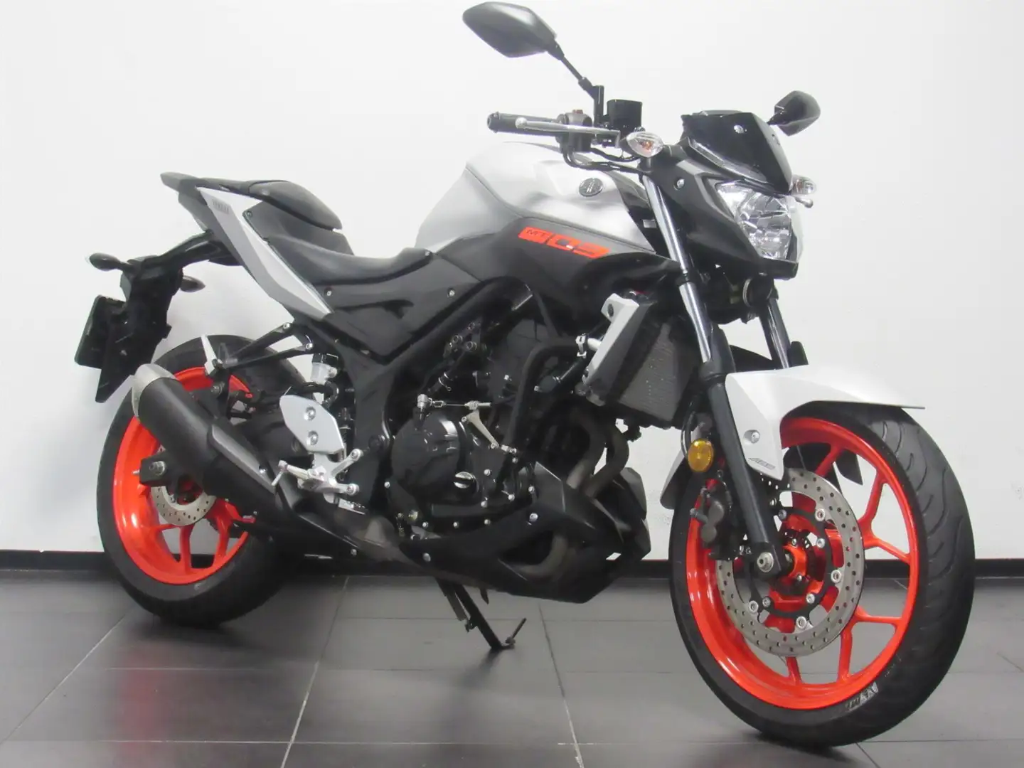 Yamaha MT-03 ABS Gri - 2