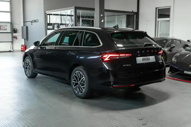 Skoda Octavia view 12