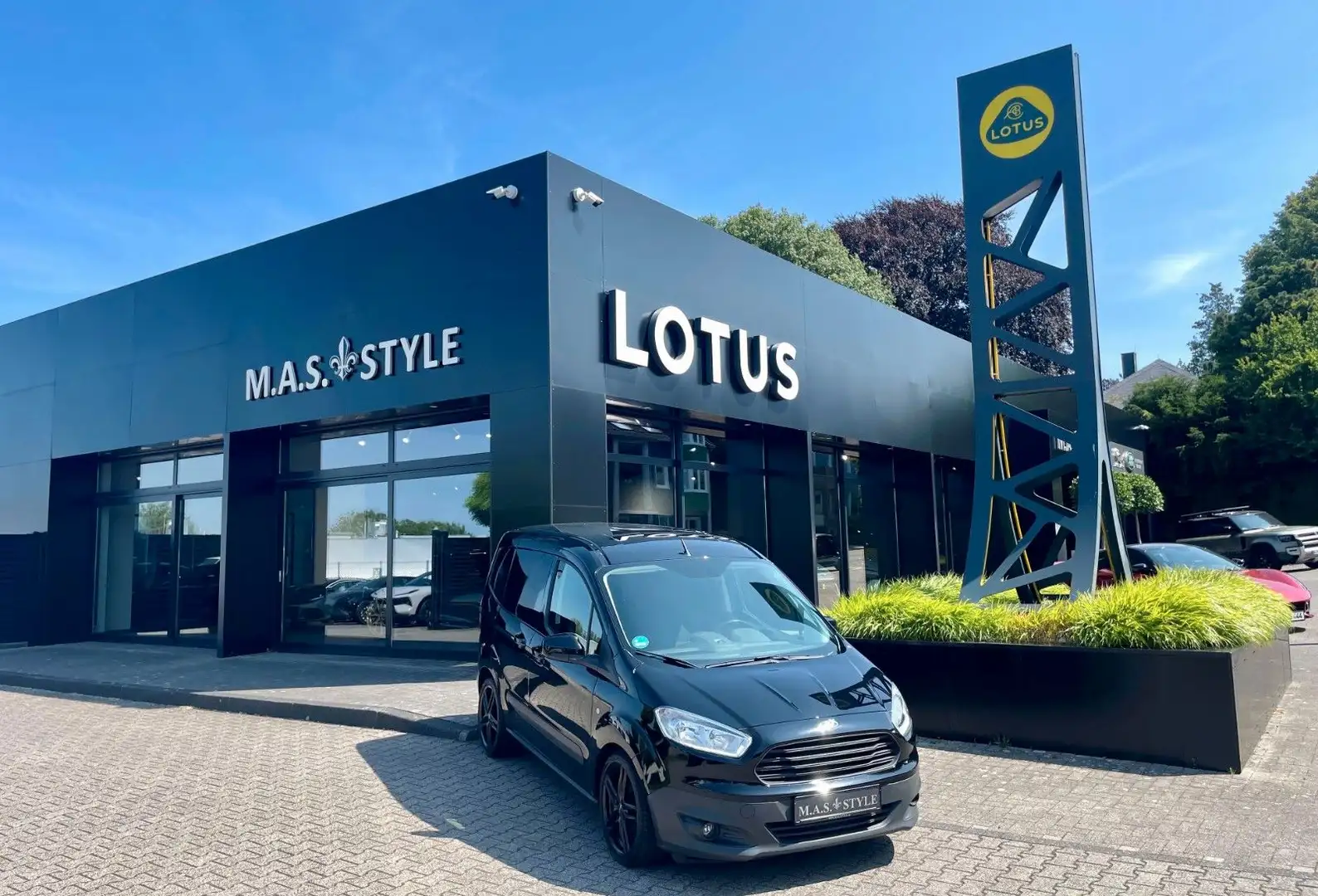 Ford Transit Courier Trend Top gepflegt Nero - 1