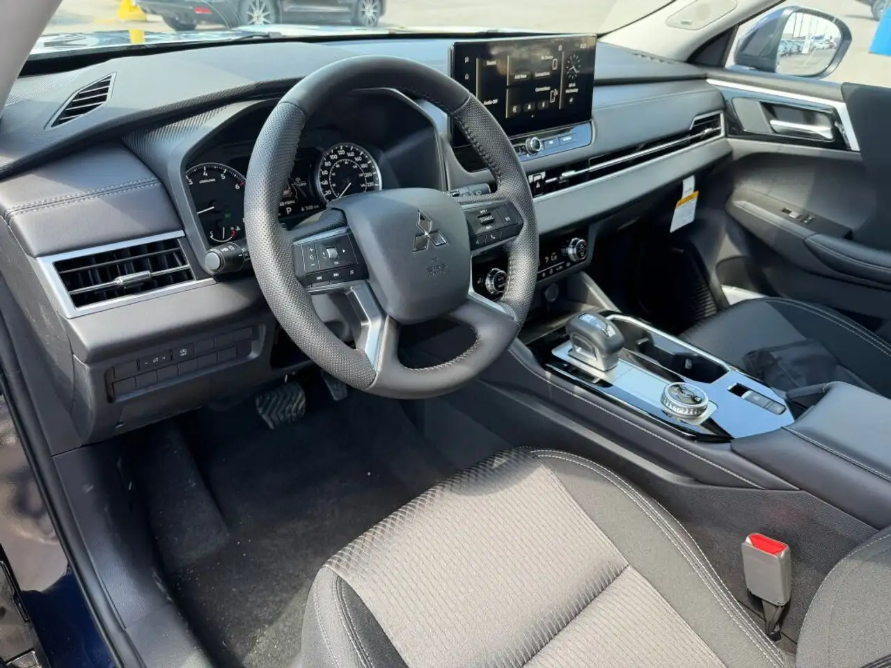 Mitsubishi Outlander снимка Mitsubishi Outlander