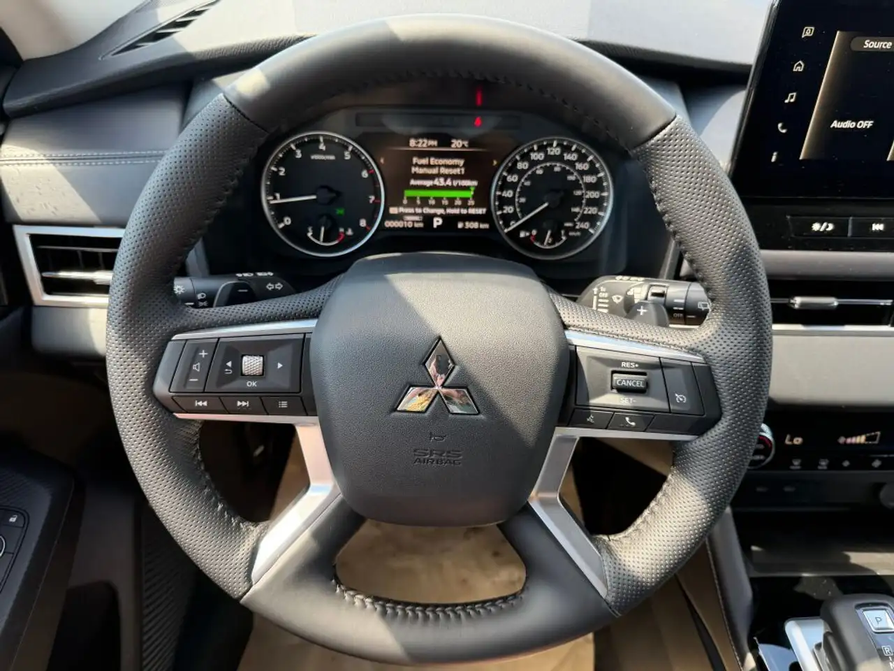 Mitsubishi Outlander снимка Mitsubishi Outlander