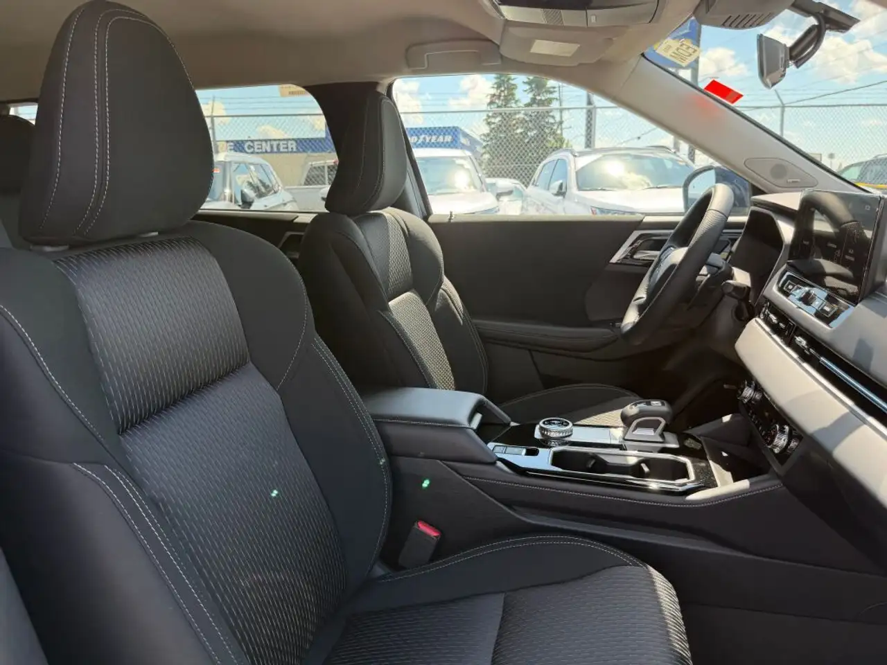 Mitsubishi Outlander снимка Mitsubishi Outlander