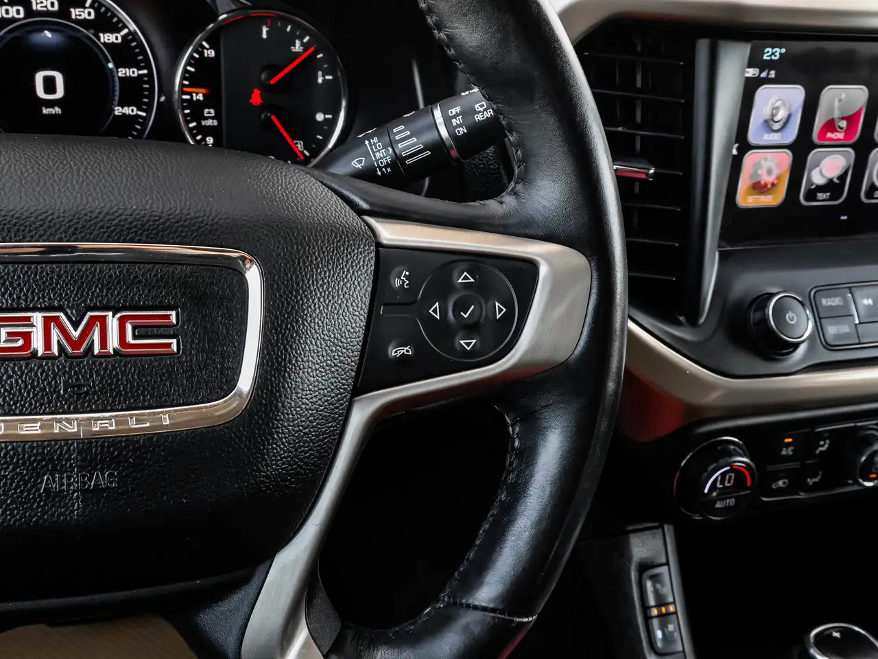 GMC Acadia fotografie GMC Acadia