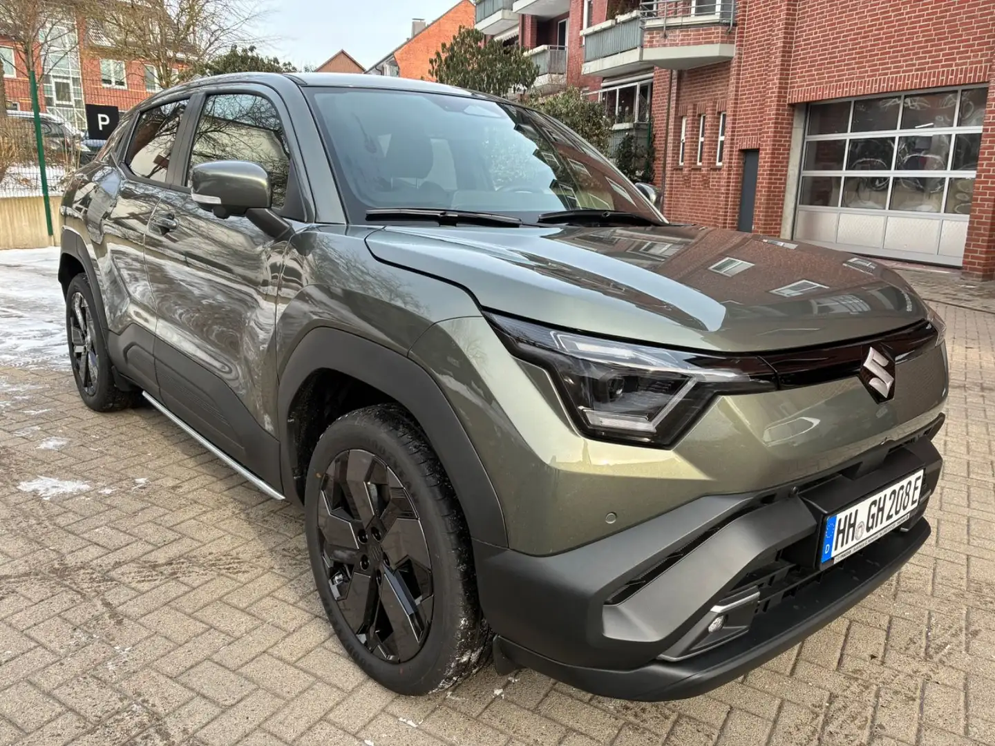 Suzuki Sonstige e Vitara 61 kWh Comfort+ Grün - 1