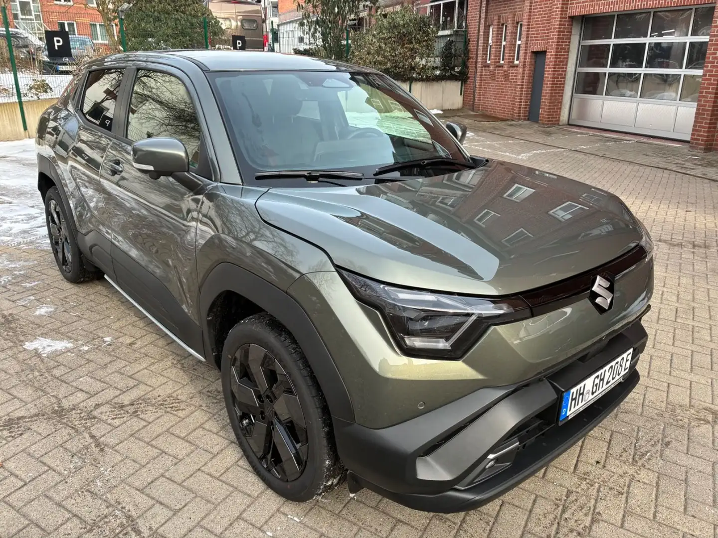 Suzuki Sonstige e Vitara 61 kWh Comfort+ Grün - 2