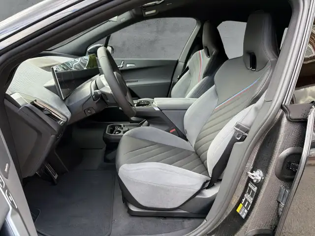 BMW Ix view 8