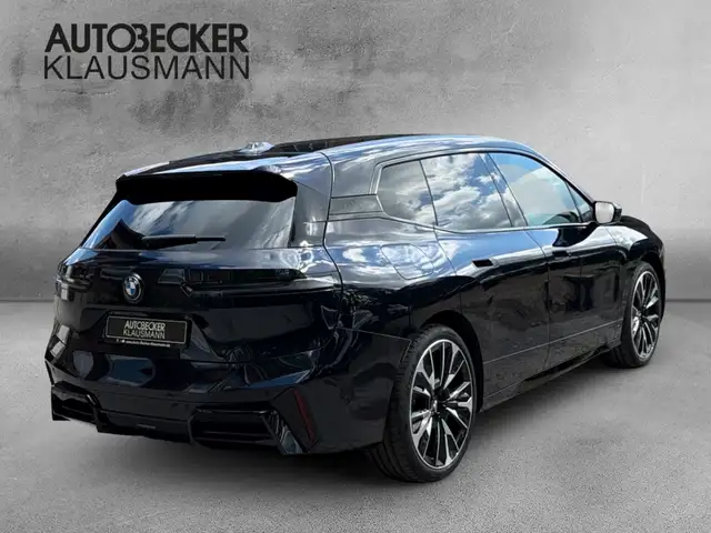 BMW Ix view 2