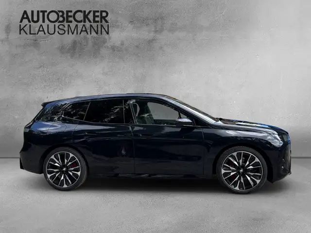 BMW Ix view 4