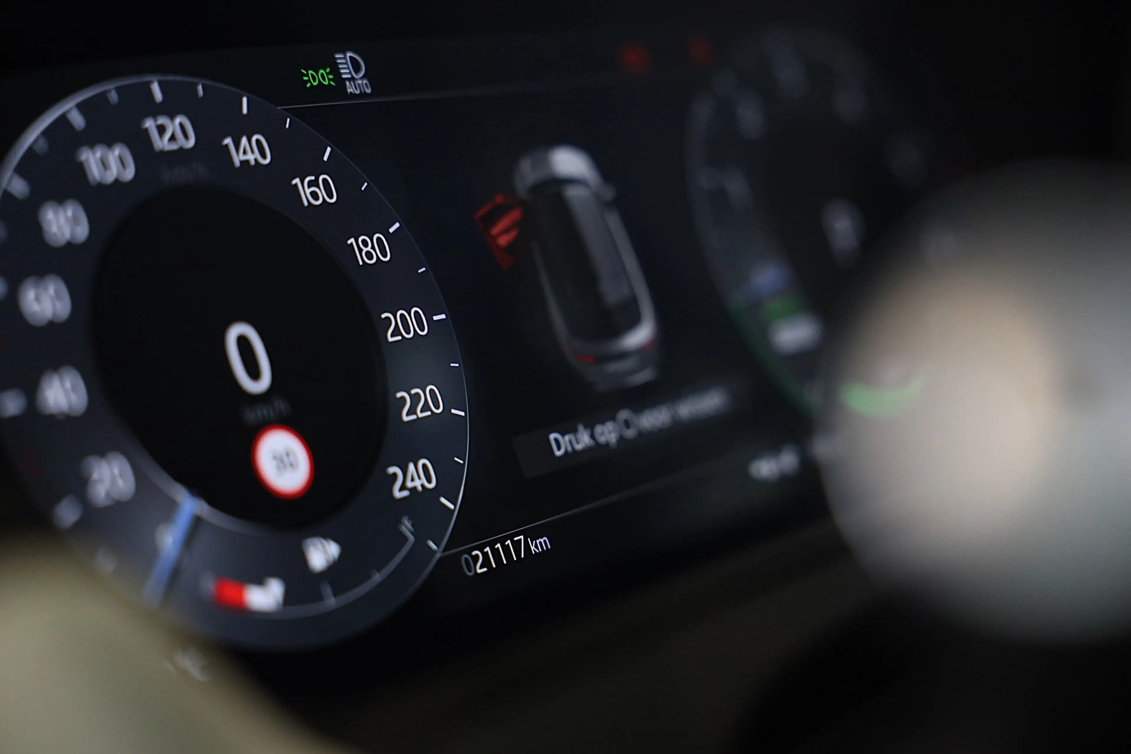 Land Rover Range Rover Velar 2.0 P400e Edition / Head Up / 360 Camera / Two Ton — photo 12