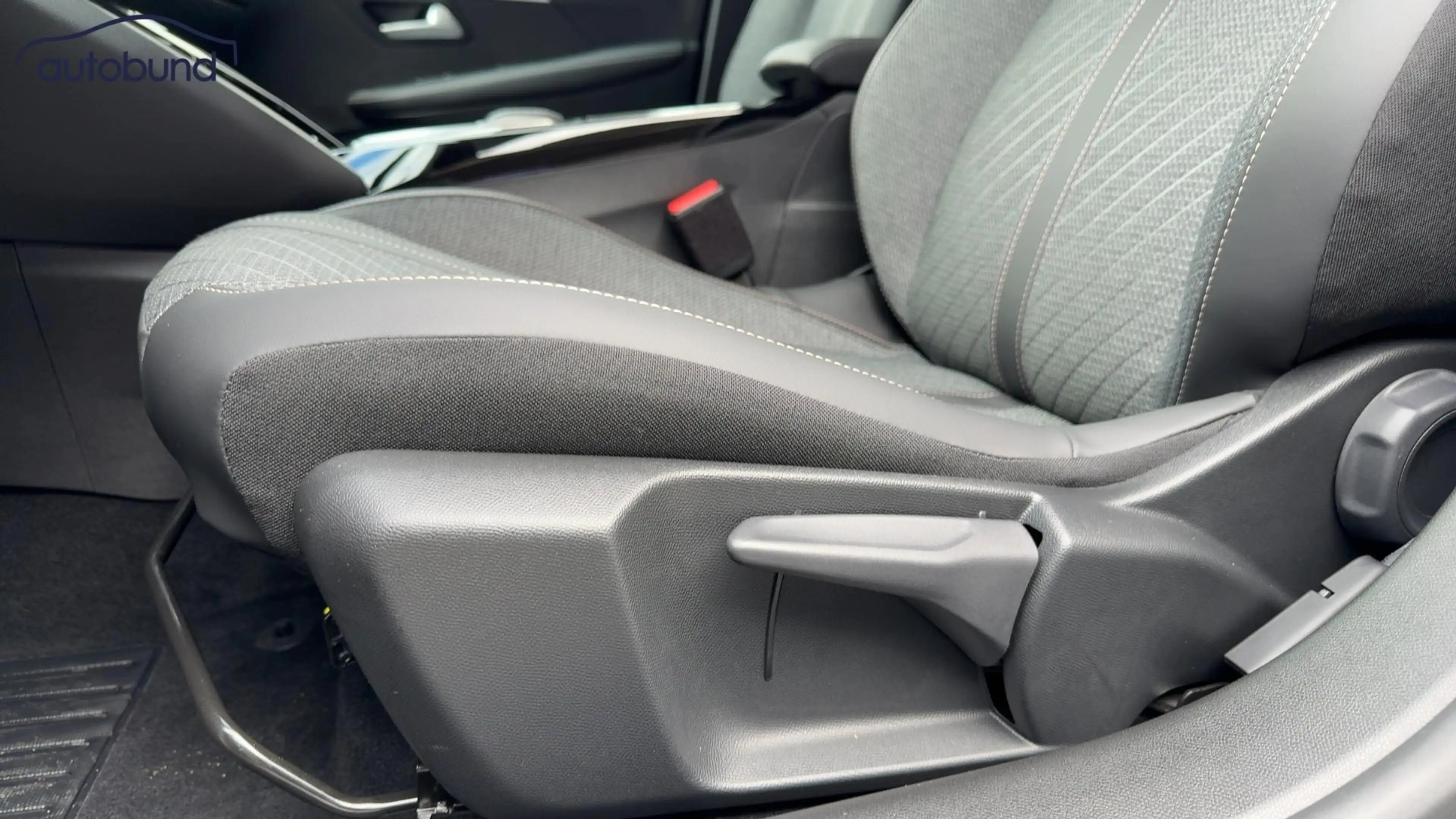 Peugeot 208 II Hybrid 110 e-DSC6 (MHEV) Allure Alu KA LED Link NBA PDC SHA Shz — photo 12