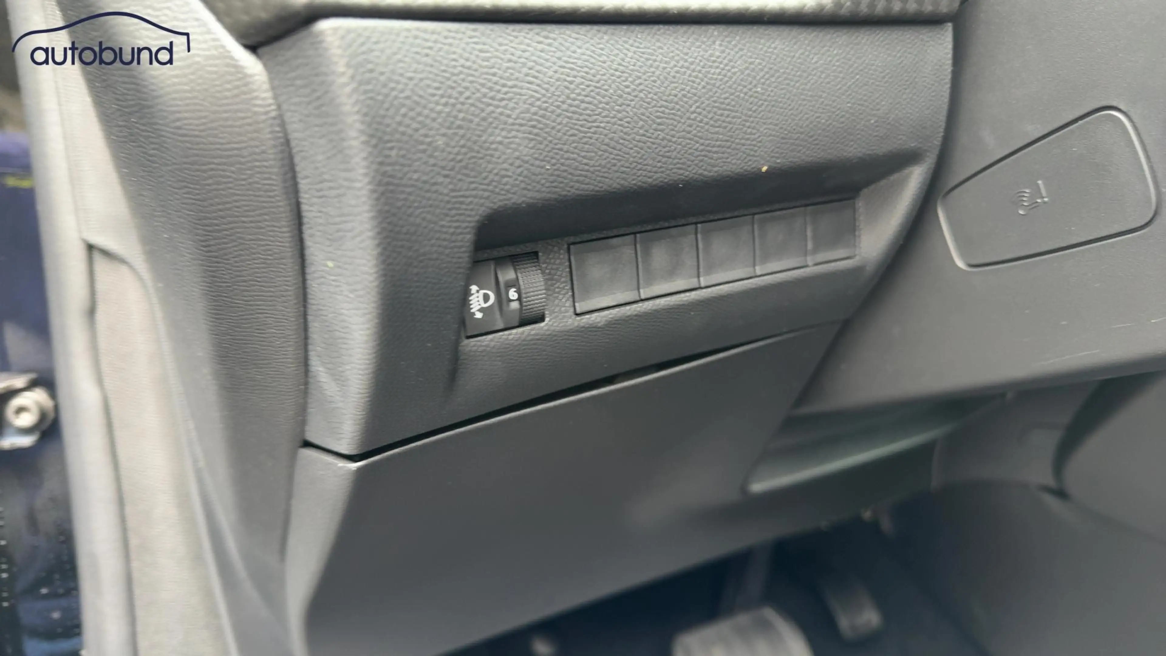 Peugeot 208 II Hybrid 110 e-DSC6 (MHEV) Allure Alu KA LED Link NBA PDC SHA Shz — photo 11