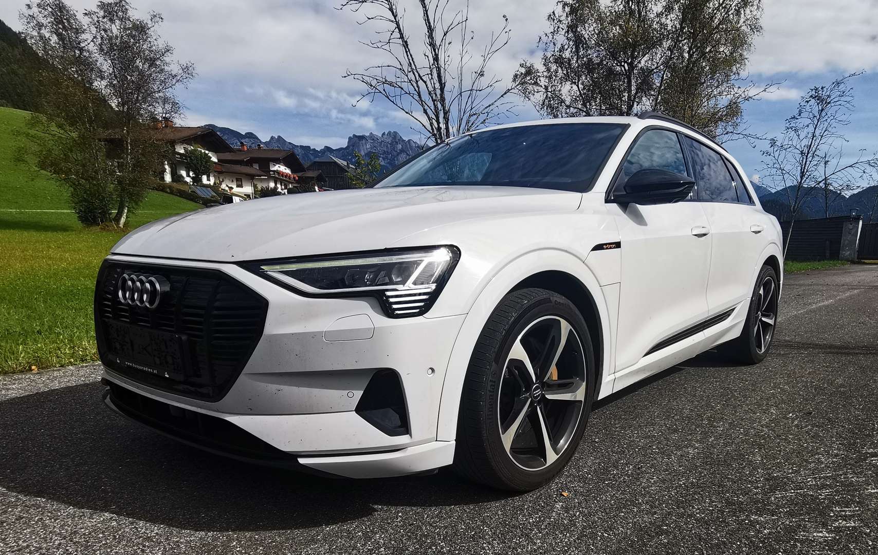 Audi E Tron Weiss