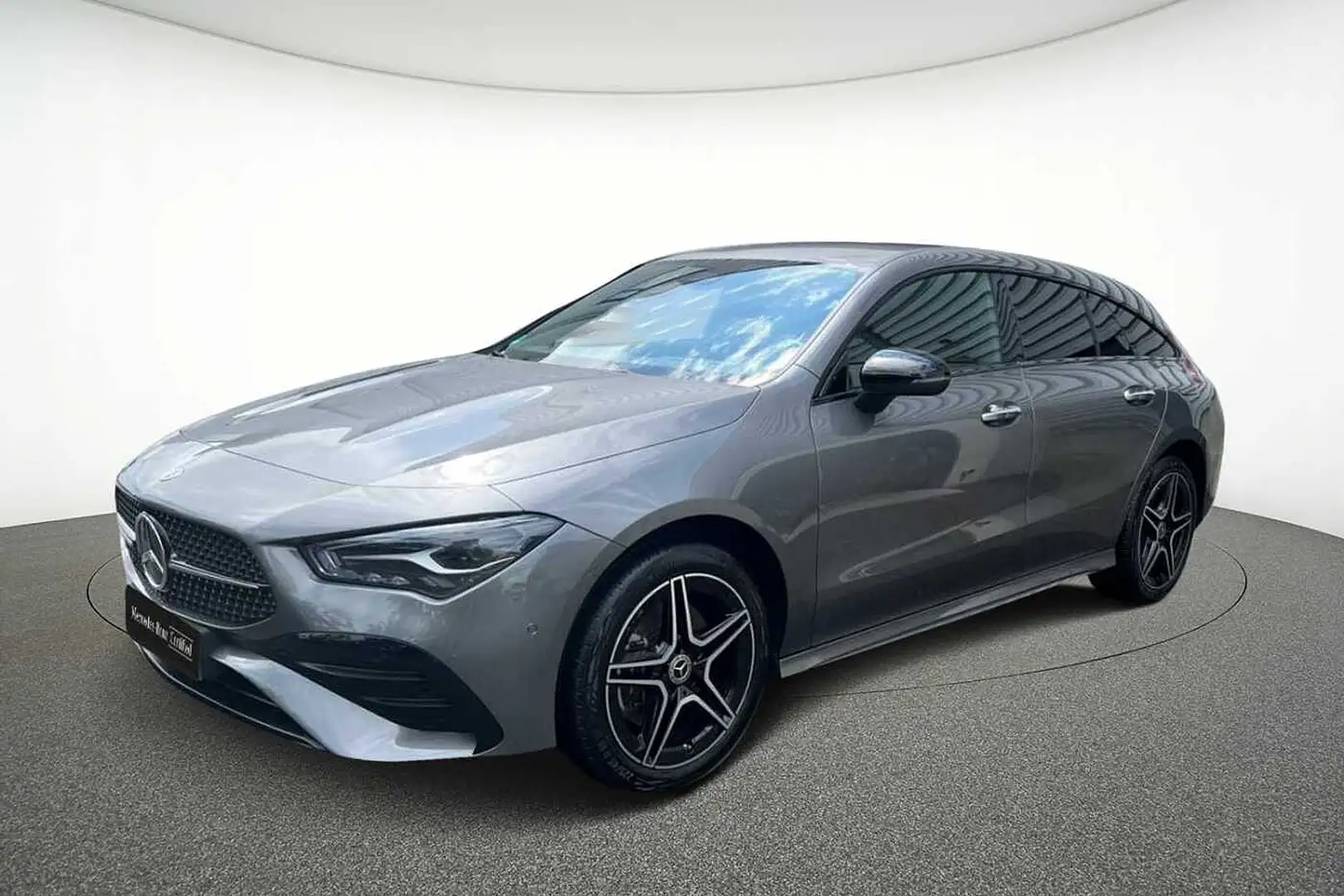 Mercedes-Benz CLA 250 e Shooting Brake AMG Line Grijs - 1