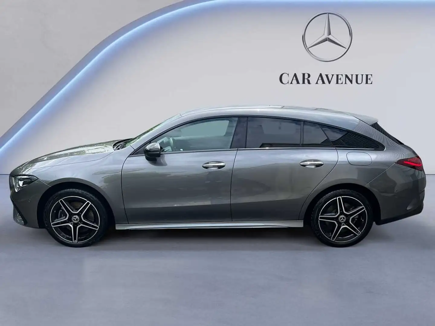 Mercedes-Benz CLA 250 e Shooting Brake AMG Line Grijs - 2