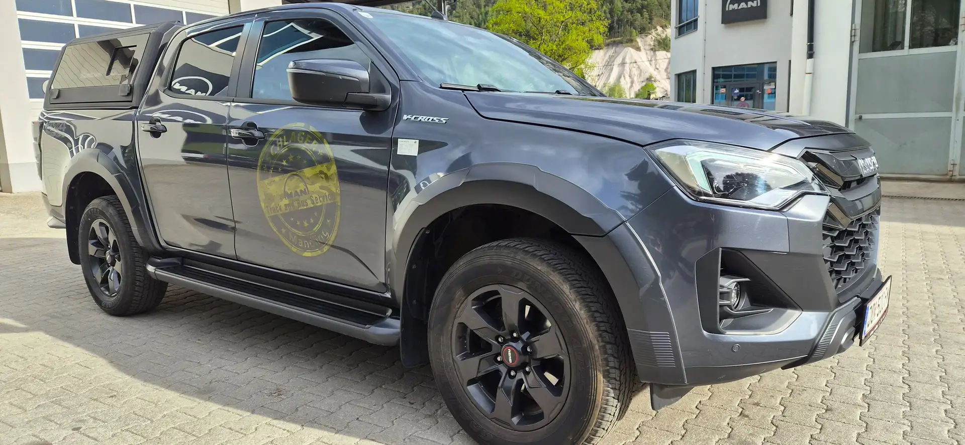 Isuzu D-Max Doppelkabine V-Cross 4x4 AT Schwarz - 2