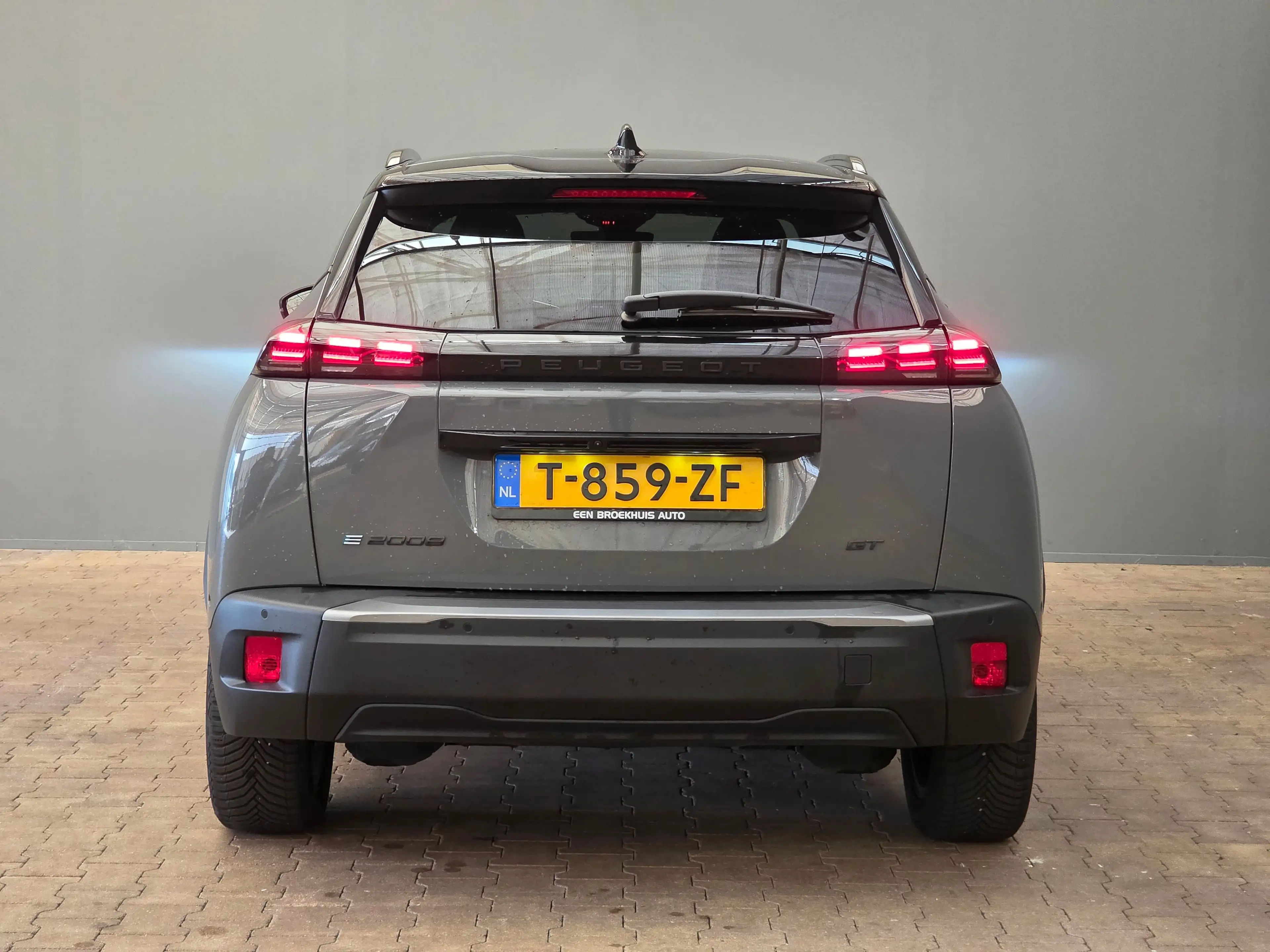 Peugeot e-2008 EV GT 54 kWh Panorama Dak | Camera Rondom | Alcant — photo 4