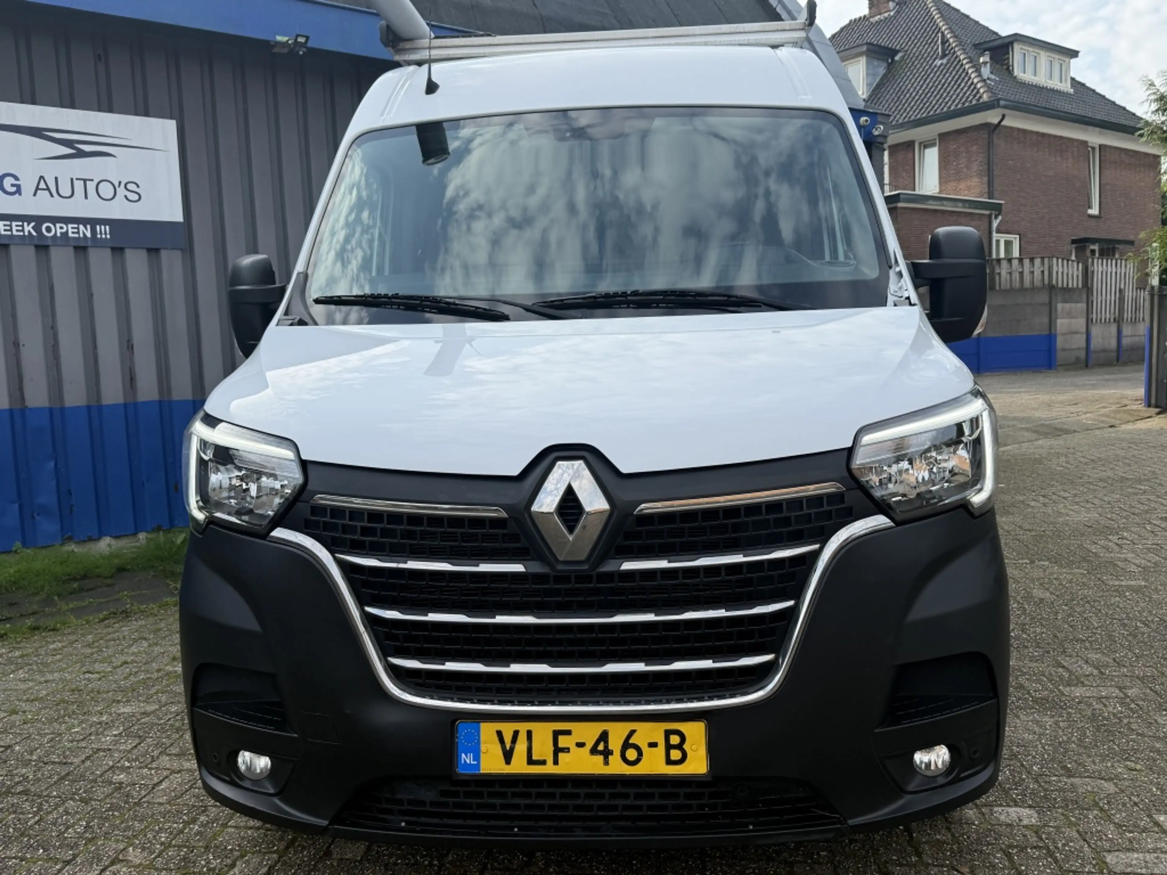 Renault Master T35 2.3dCi L2H2 W.E. — photo 6