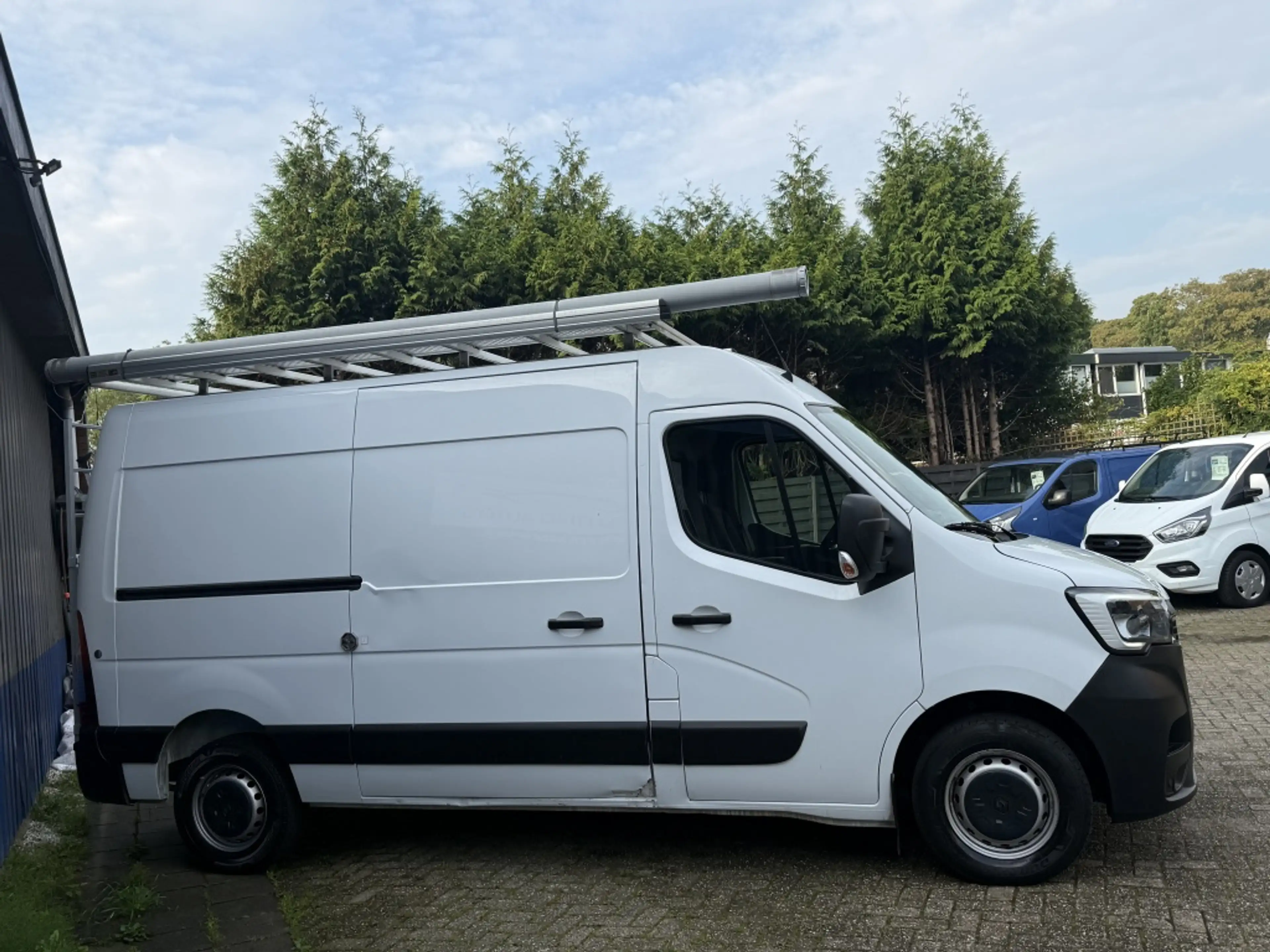 Renault Master T35 2.3dCi L2H2 W.E. — photo 7