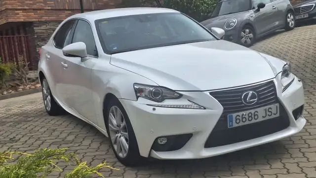 Lexus IS 300 300h Executive Navibox