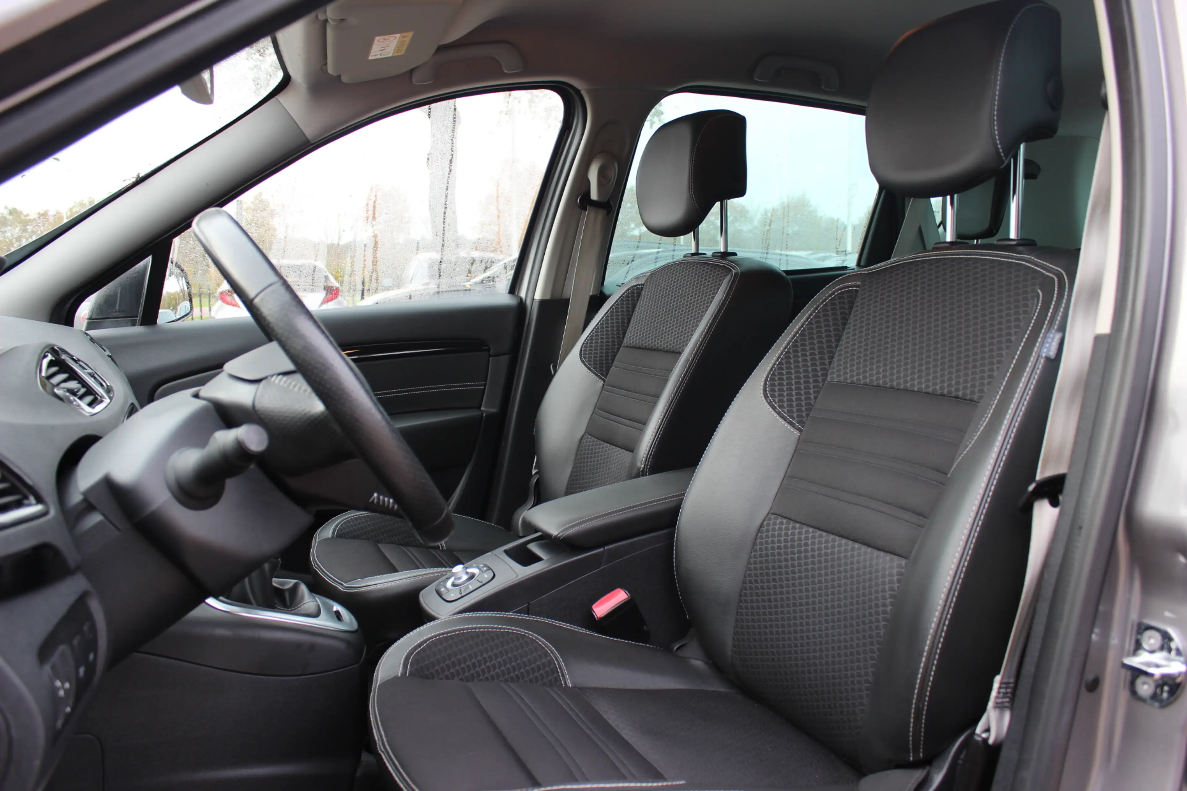 Renault Scenic 1.2 TCe Bose / Camera / Navigatie / Keyless / 17'' — photo 4