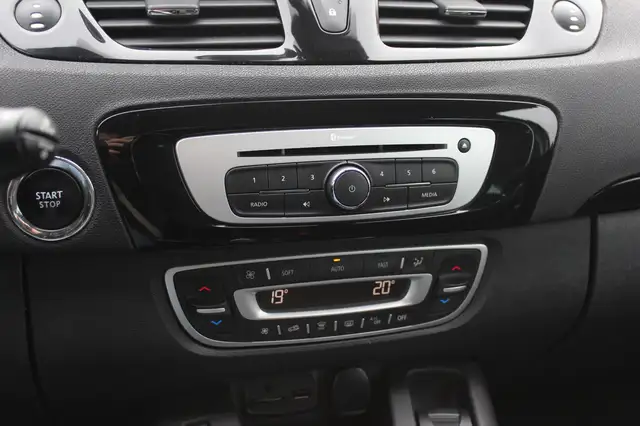 Renault Scenic view 24