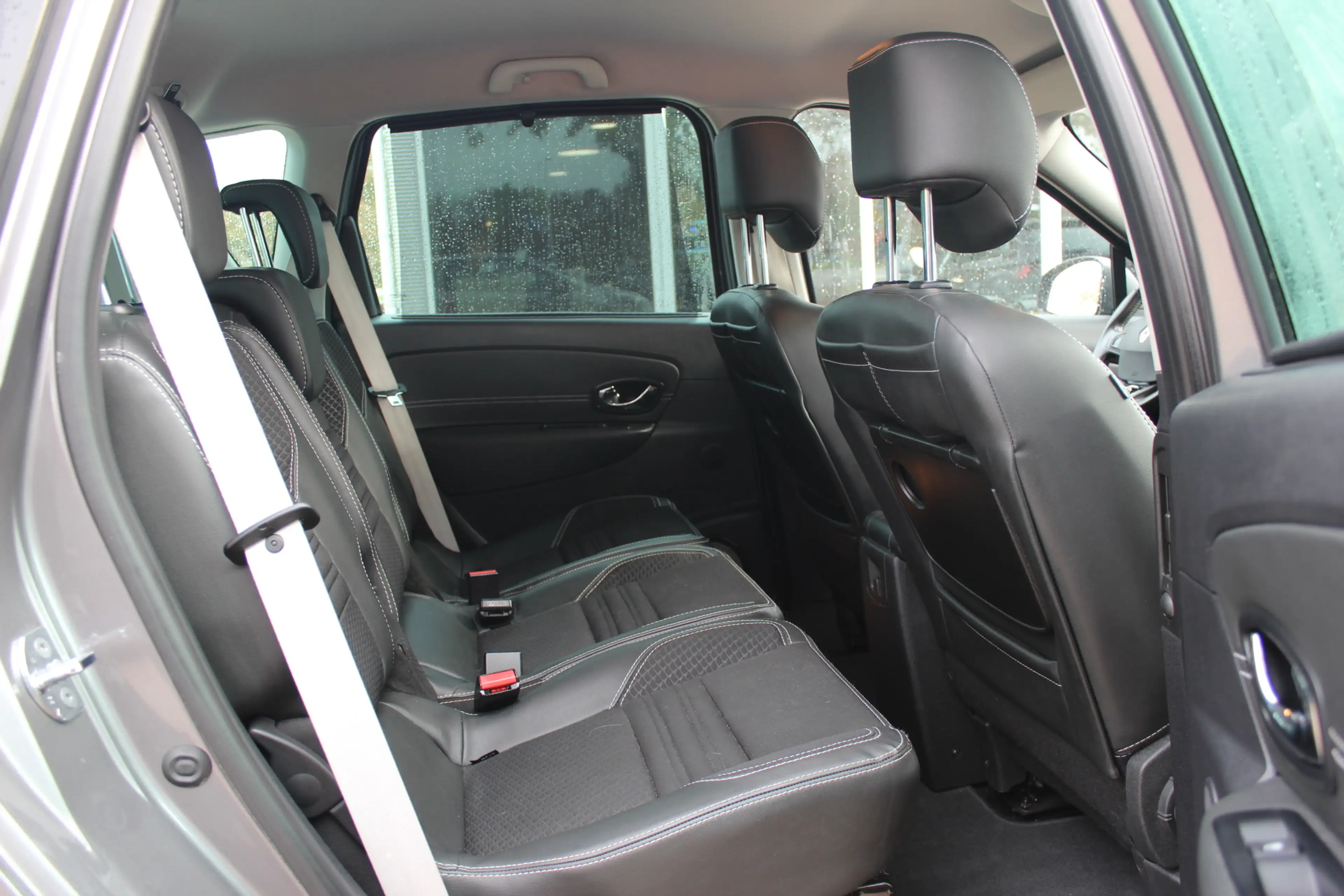 Renault Scenic 1.2 TCe Bose / Camera / Navigatie / Keyless / 17'' — photo 12