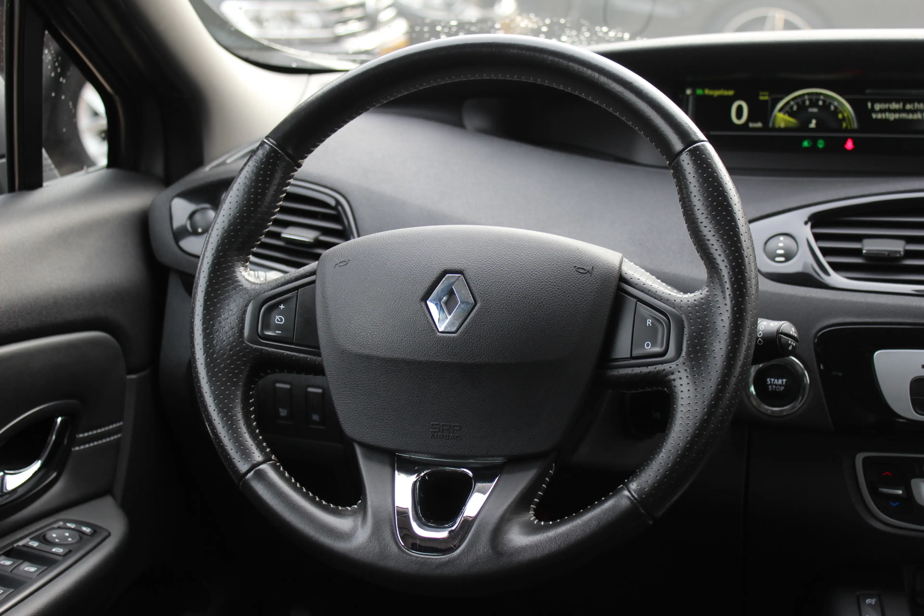 Renault Scenic 1.2 TCe Bose / Camera / Navigatie / Keyless / 17'' — photo 17