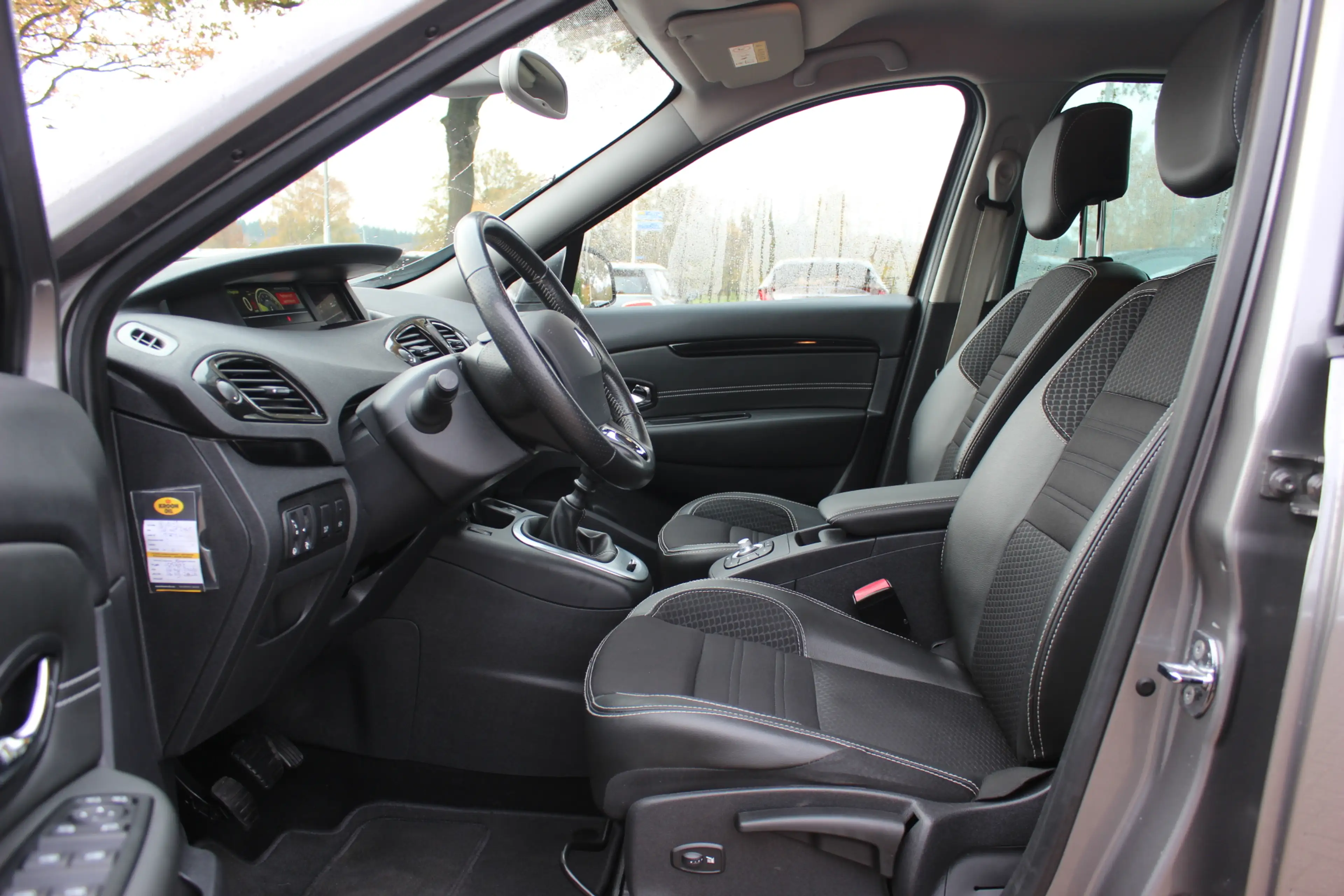 Renault Scenic 1.2 TCe Bose / Camera / Navigatie / Keyless / 17'' — photo 10