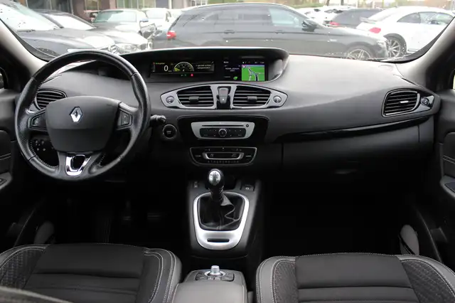 Renault Scenic view 2