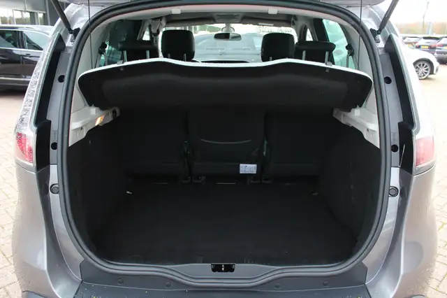 Renault Scenic view 16