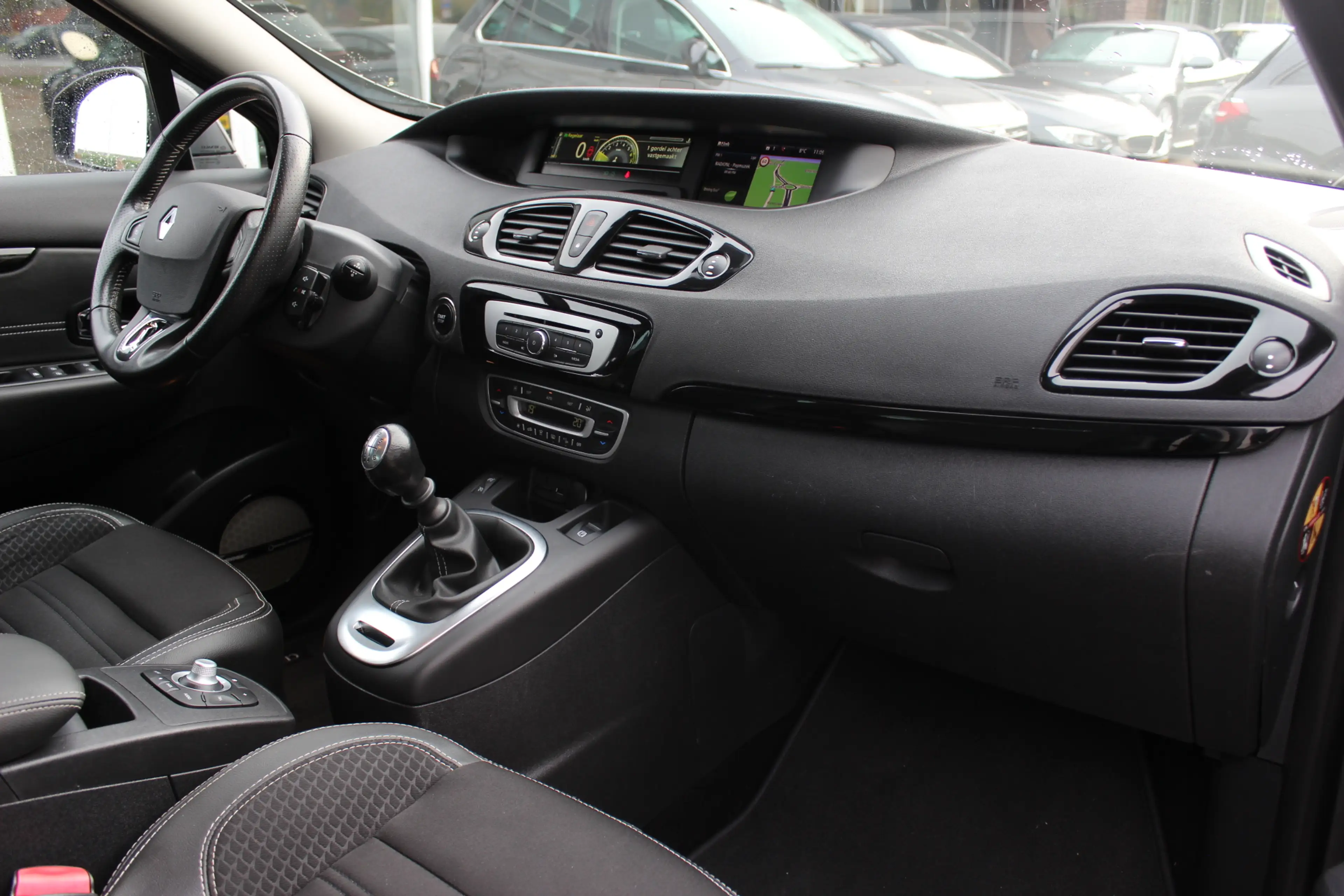 Renault Scenic 1.2 TCe Bose / Camera / Navigatie / Keyless / 17'' — photo 13