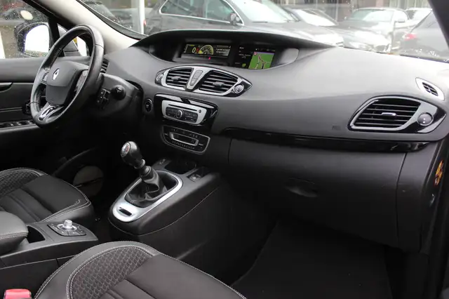 Renault Scenic view 13