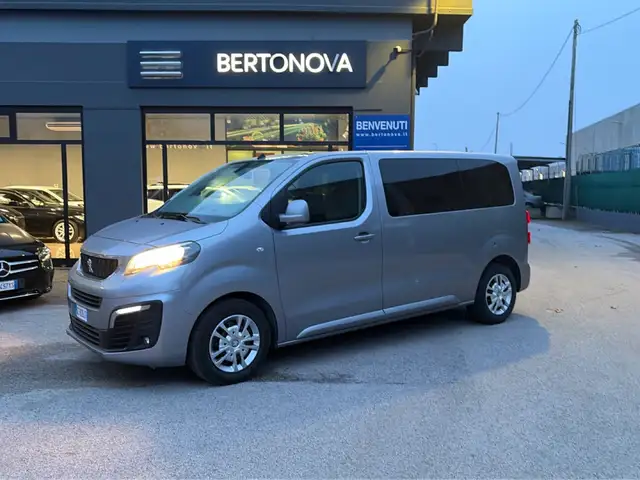 Peugeot Traveller BlueHDi 100 Business Standard