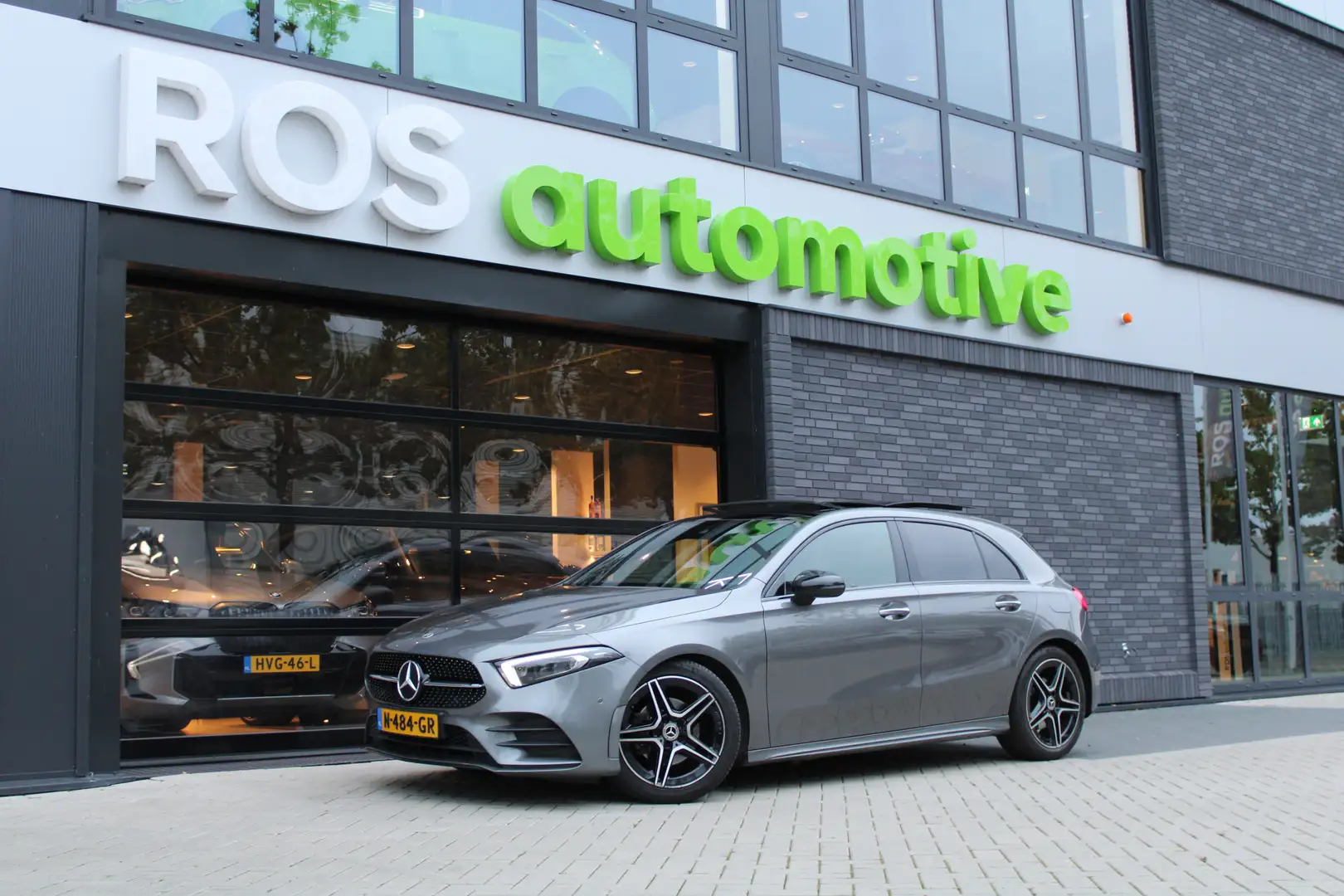 Mercedes-Benz A 200 Business Solution AMG | PANO | MEMORY | CAMERA | A Gris - 1