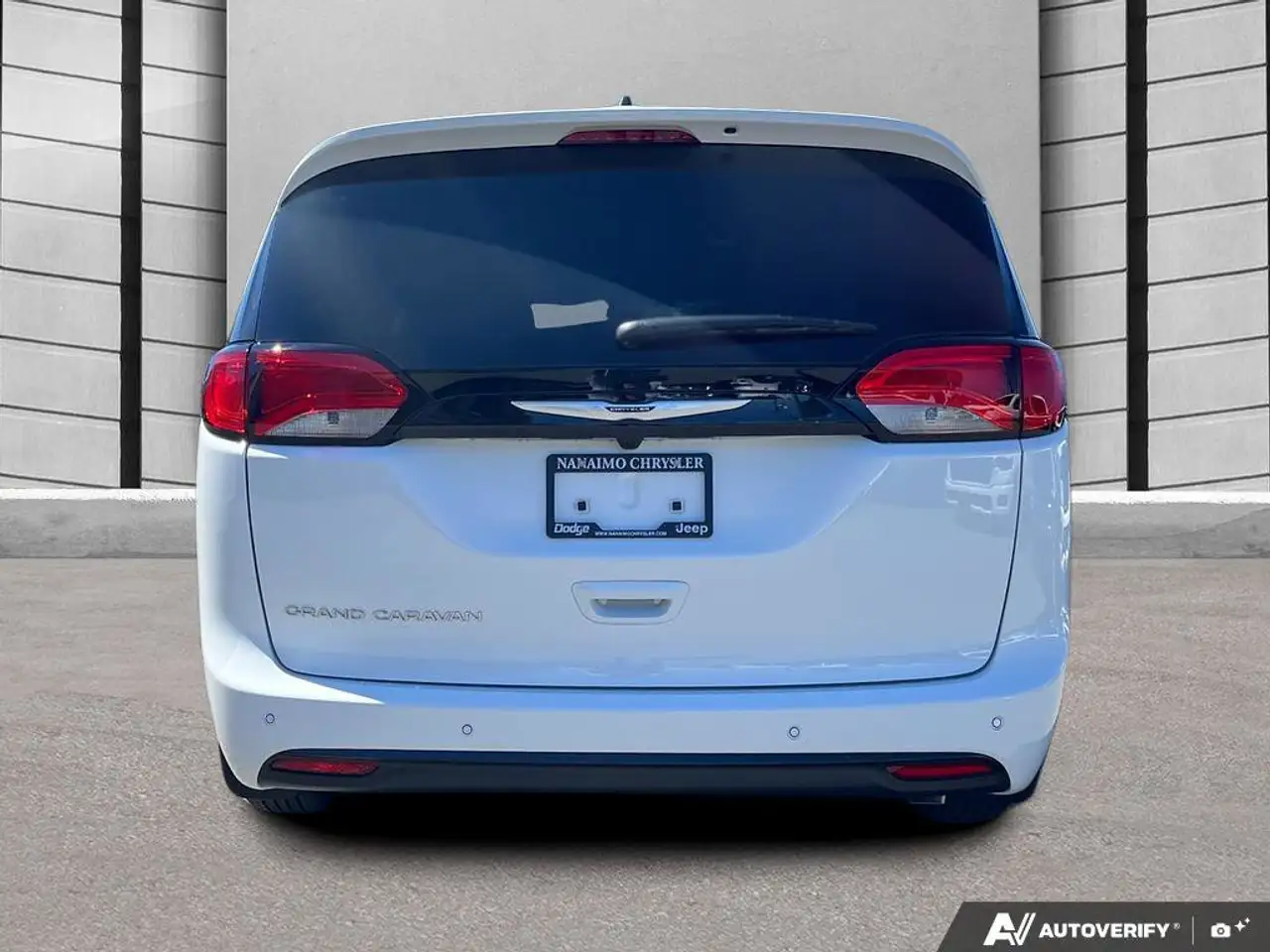 Chrysler Grand Caravan снимка Chrysler Grand Caravan