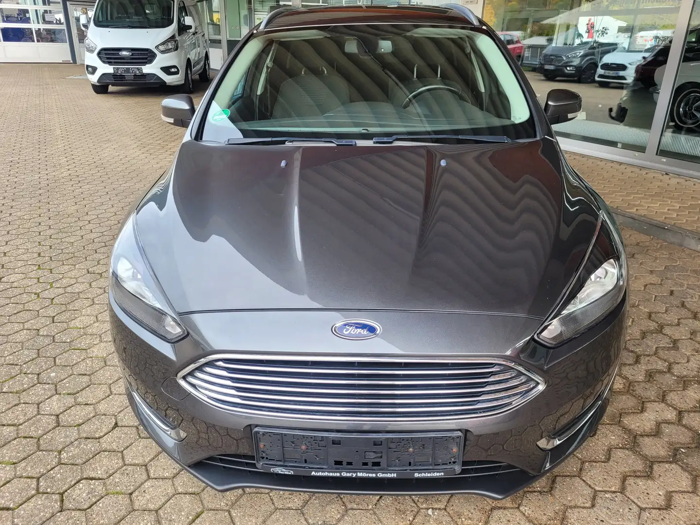 Ford Focus Titanium Grau - 2