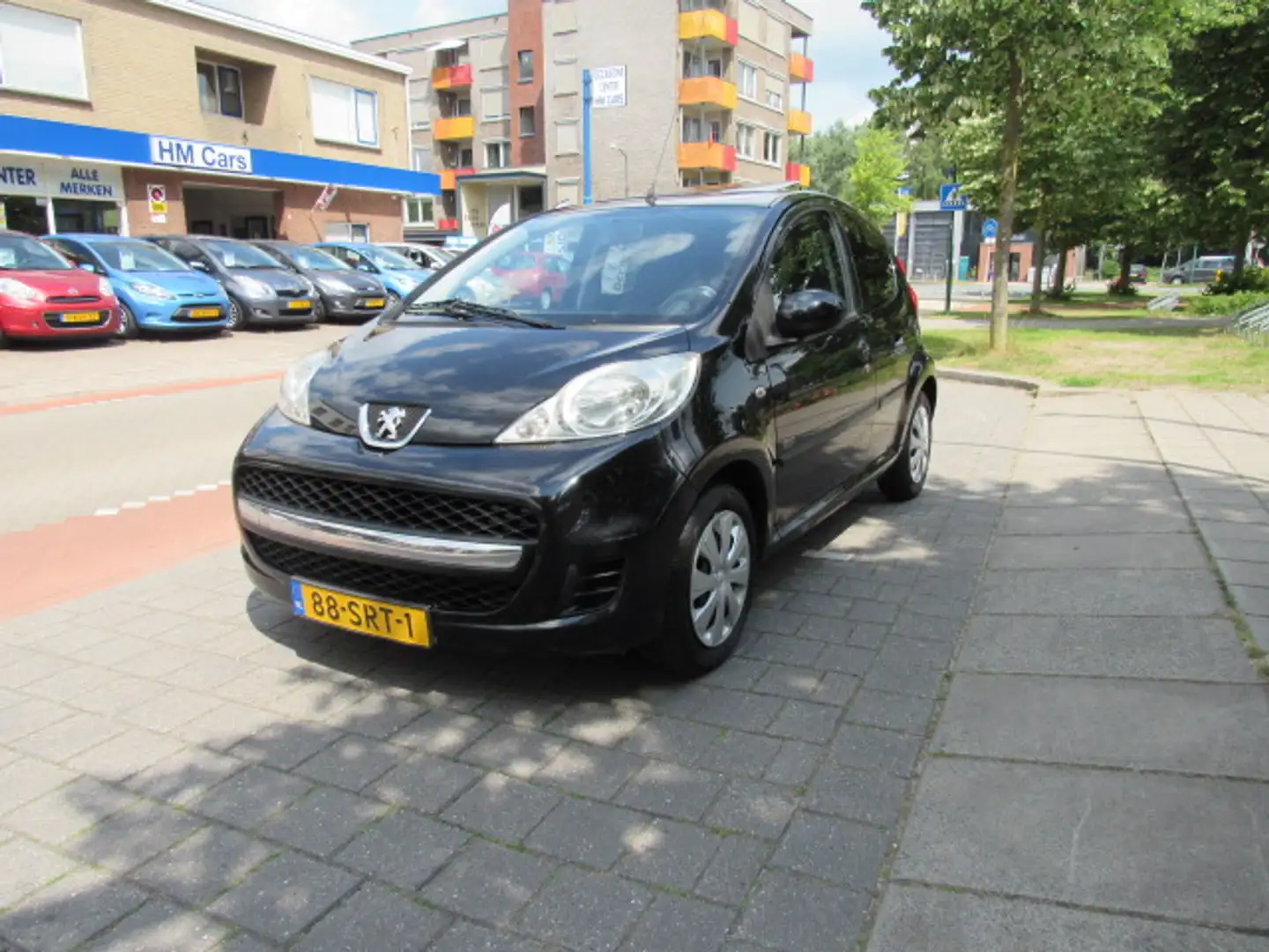 Peugeot 107 1.0 12V 68PK 5Drs Airco Dealer onderh Zwart - 1