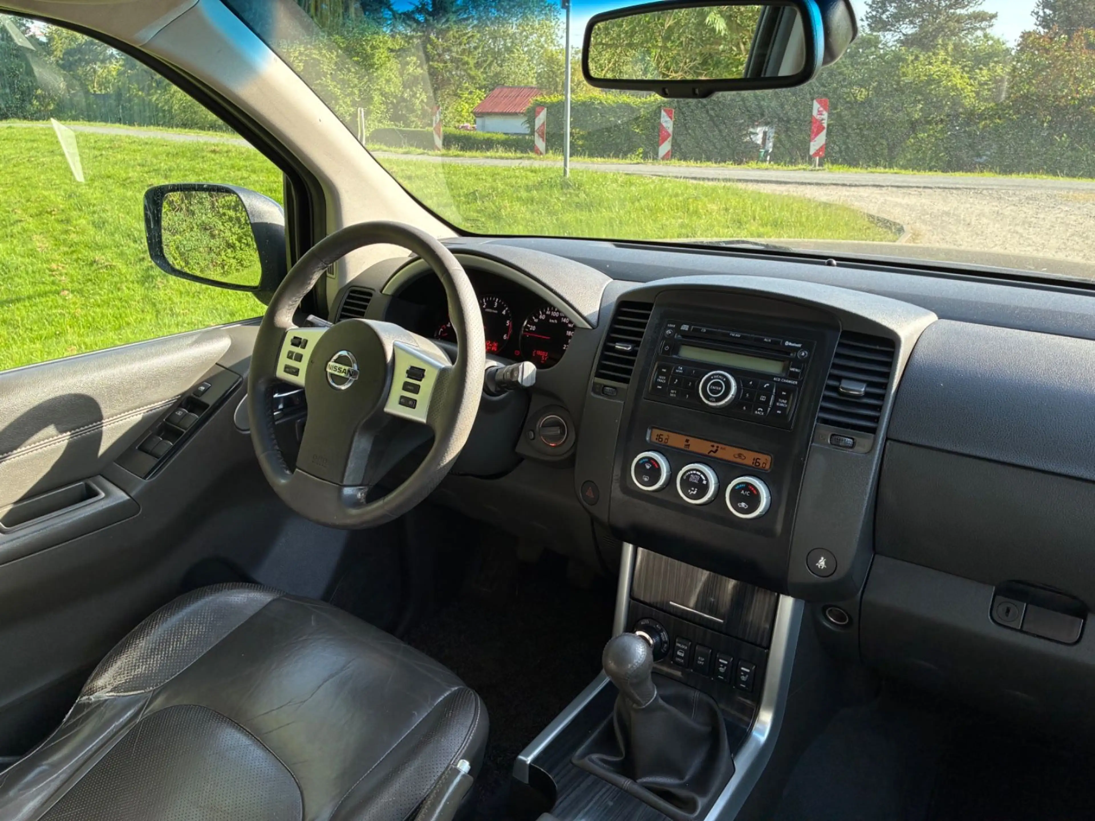 Nissan Pathfinder 2.5l dci LE Xenon Keyless-Go Tüv=Neu! — photo 15
