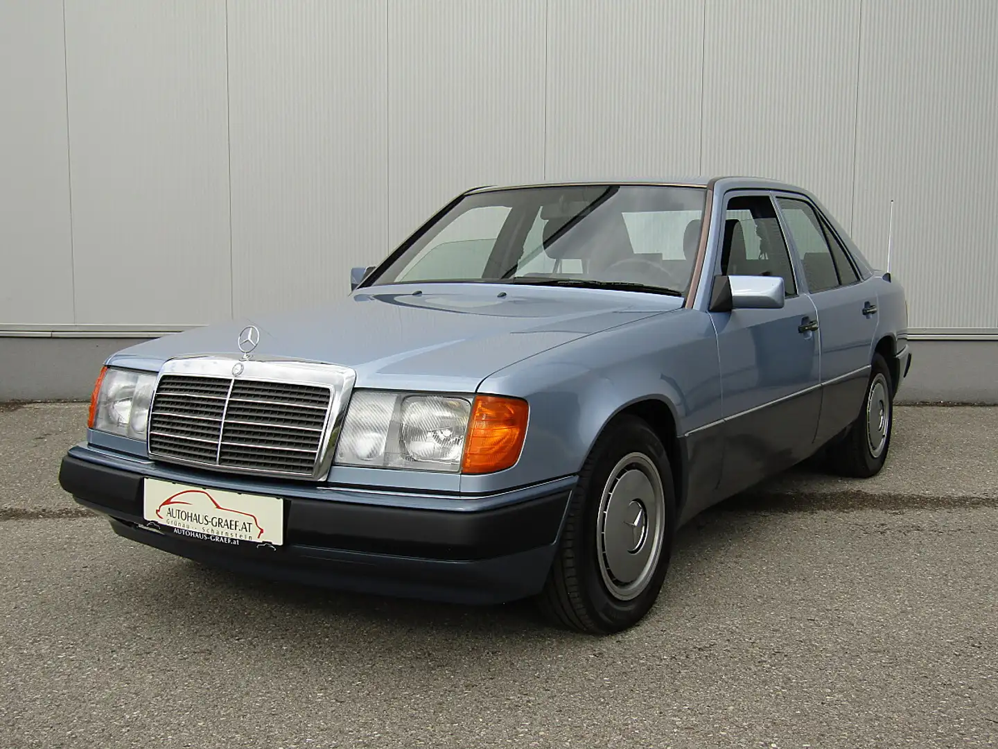 Mercedes-Benz E 200 D Diesel sehr guter Zustand !! Blau - 1