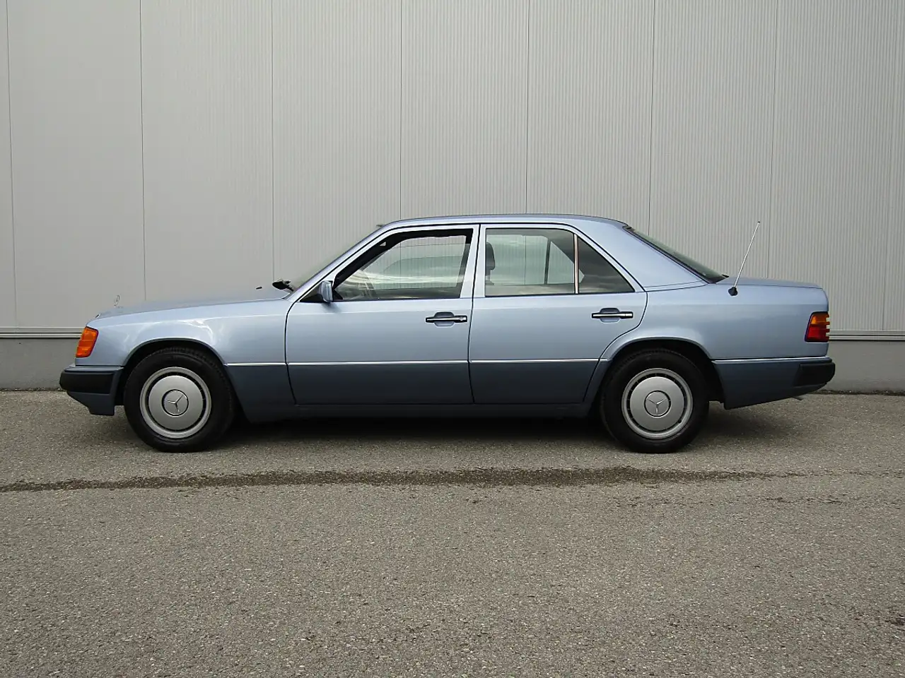 Mercedes-Benz E 200 D Diesel sehr guter Zustand !!, foto 2