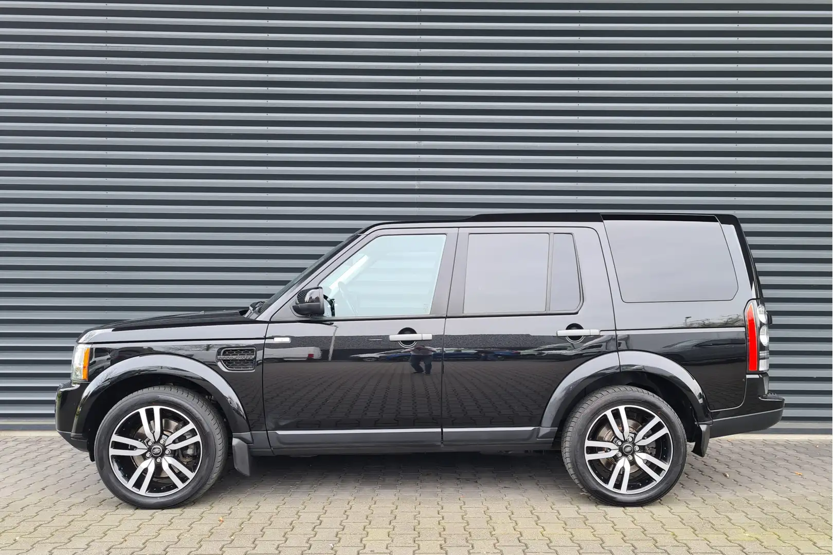 Land Rover Discovery 3.0 SDV6 HSE Commercial 8-traps Noir - 2