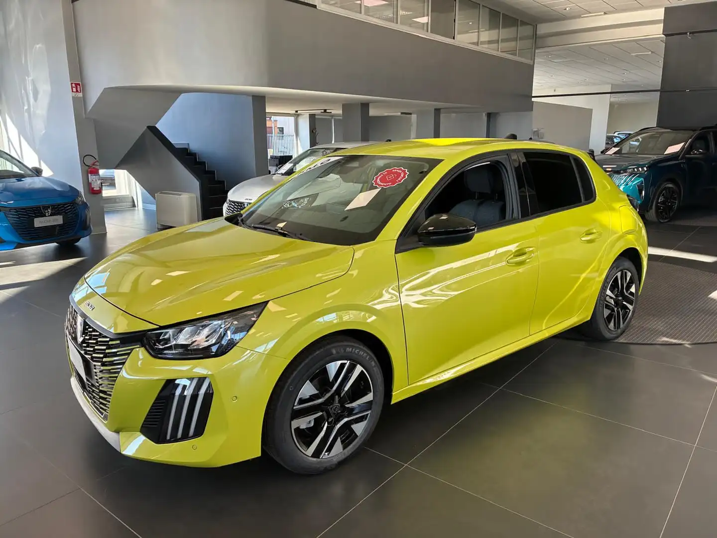 Peugeot 208 1.2 PureTech Allure Jaune - 1