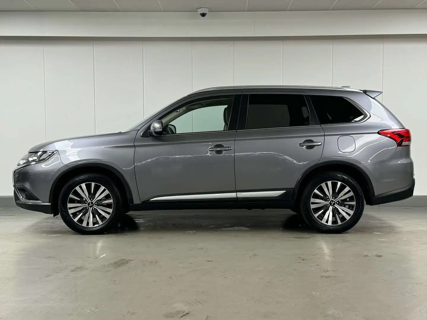 Mitsubishi Outlander 2.0I 150 CV DIAMOND 7 PLACES AUTO FULL OPTIONS Grigio - 2