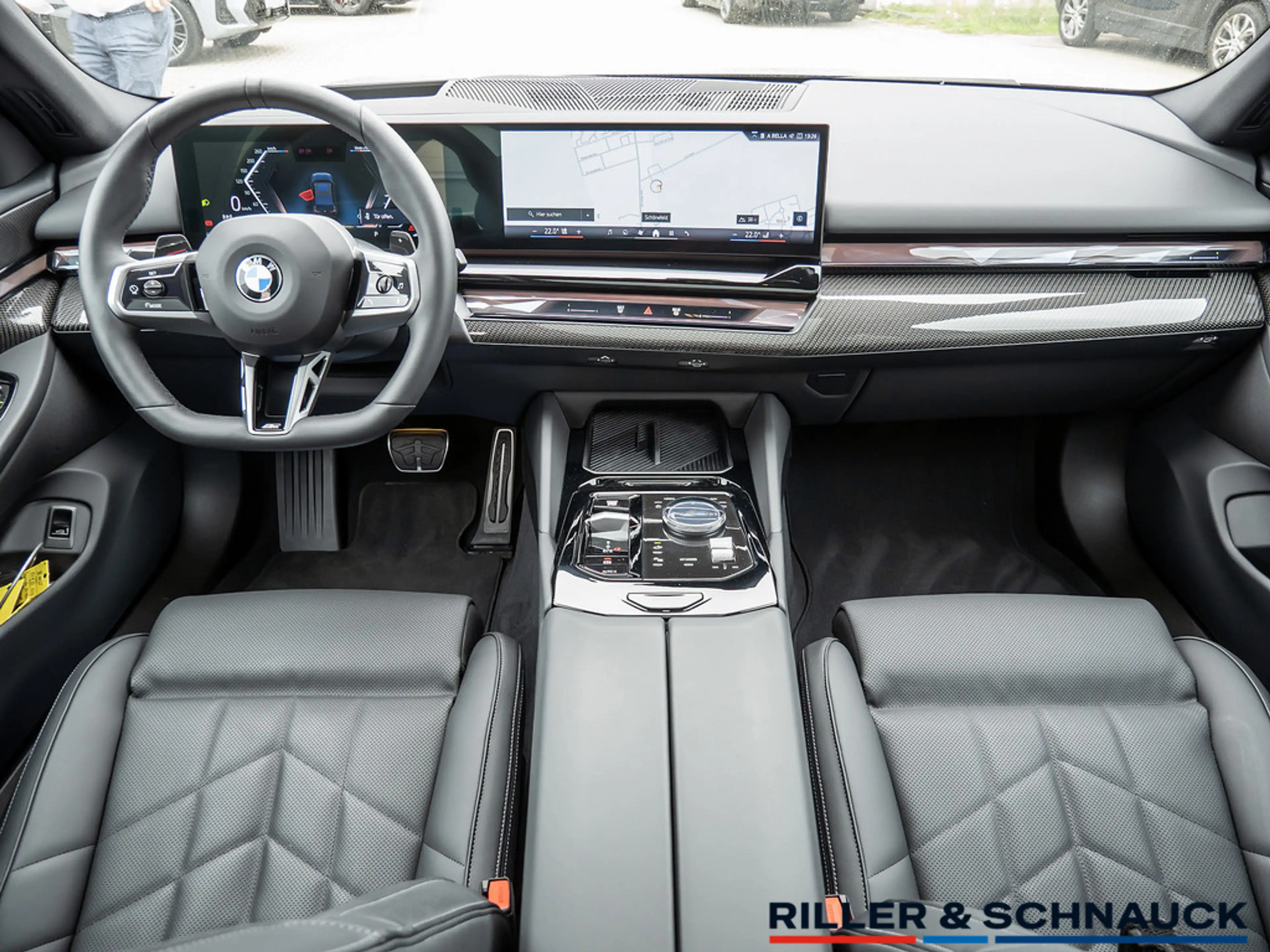 BMW 520 d M-Sport HUD STANDHZ SITZBELÜFTUNG PANO — photo 9